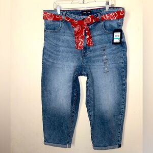 Nautica Jeans Women’s Siesta Key Beach Capri with Red Floral Belt Size 16